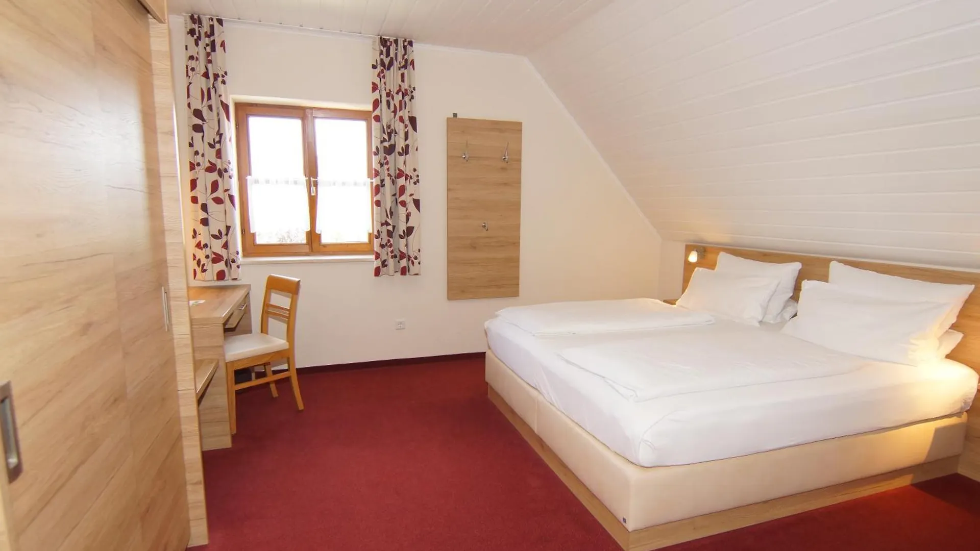 Gasthaus Und Landhotel Wiedmann Eresing 3*,
