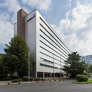 https://radisson-blu-scandinavia-hotel-dusseldorf.topcolognehotels.com